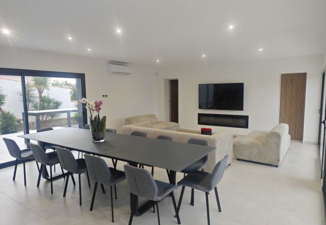 Villa in Empuriabrava - LV42 CARMENCO 67